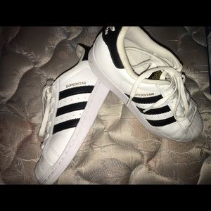 Adidas superstars